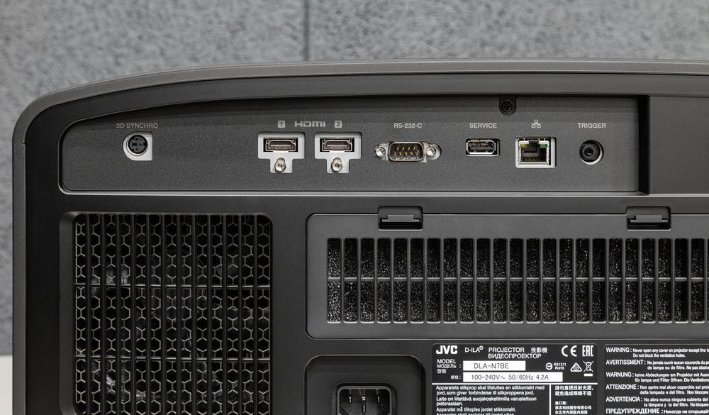 JVC DLA-N7-2.jpg